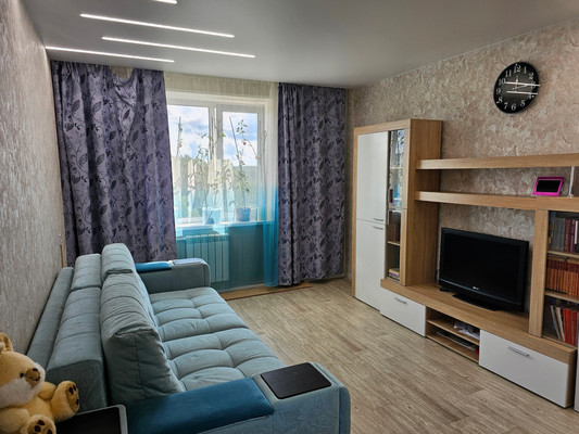 Продам трехкомнатную (3-комн.) квартиру, Ленинградская ул, 4, Костомукша г