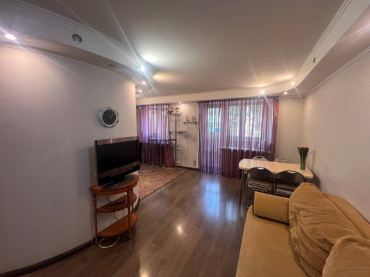Продам трехкомнатную (3-комн.) квартиру, Садовая ул, 4, Горки д