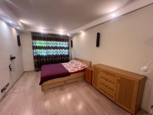 Продам трехкомнатную (3-комн.) квартиру, Садовая ул, 4, Горки д