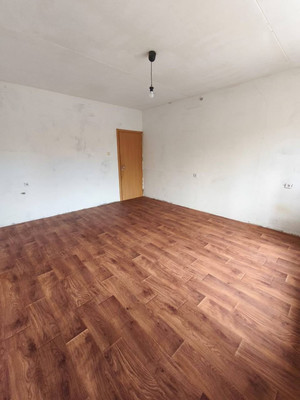 Продам двухкомнатную (2-комн.) квартиру, Шоссейная ул, 38, Бугры п