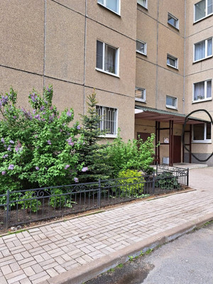 Продам двухкомнатную (2-комн.) квартиру, Шоссейная ул, 38, Бугры п