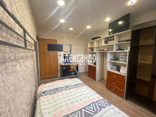 Продам трехкомнатную (3-комн.) квартиру, Бухарестская ул, 78, Санкт-Петербург г