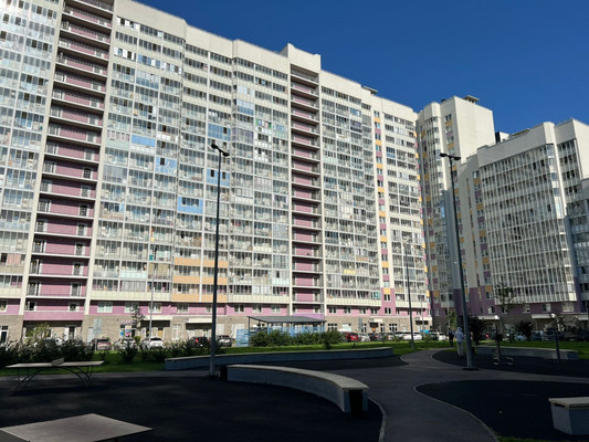Продам двухкомнатную (2-комн.) квартиру, Екатерининская ул, 10, Мурино п