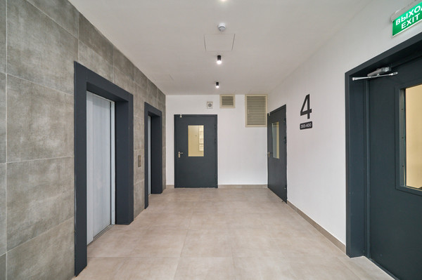 Продам трехкомнатную (3-комн.) квартиру, Луговая ул, 3, Заречье рп