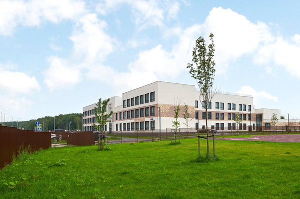 Продам трехкомнатную (3-комн.) квартиру, Луговая ул, 3, Заречье рп