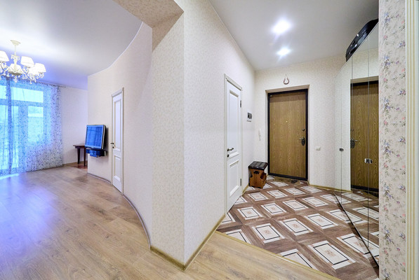 Продам многокомнатную квартиру, Варшавская ул, 26, Санкт-Петербург г