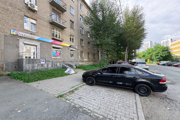 Сдам торговое помещение 75,5 м2, Луначарского ул, 48, Екатеринбург г