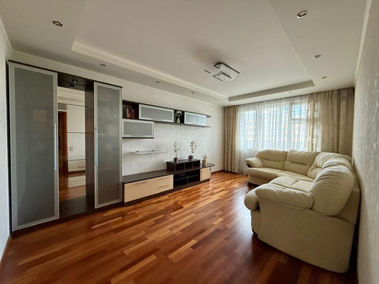 Продам трехкомнатную (3-комн.) квартиру, Дыбенко ул, 18к1, Москва г