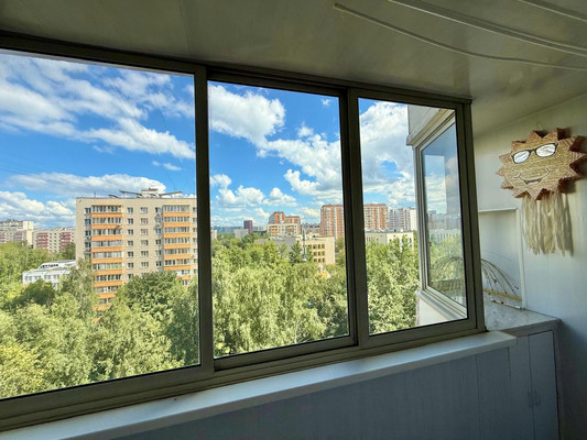 Продам трехкомнатную (3-комн.) квартиру, Дыбенко ул, 18к1, Москва г