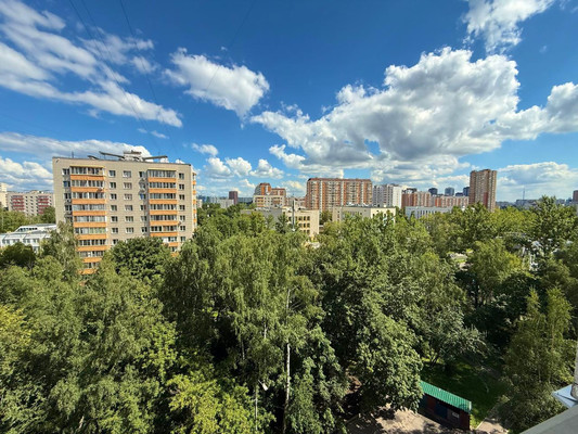 Продам трехкомнатную (3-комн.) квартиру, Дыбенко ул, 18к1, Москва г