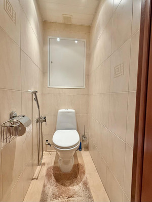 Продам трехкомнатную (3-комн.) квартиру, Дыбенко ул, 18к1, Москва г
