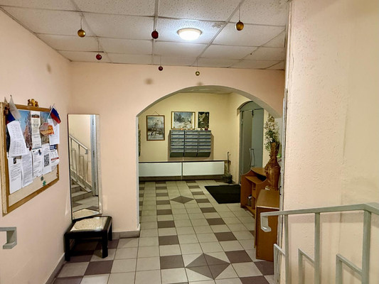 Продам трехкомнатную (3-комн.) квартиру, Дыбенко ул, 18к1, Москва г