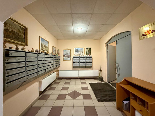 Продам трехкомнатную (3-комн.) квартиру, Дыбенко ул, 18к1, Москва г