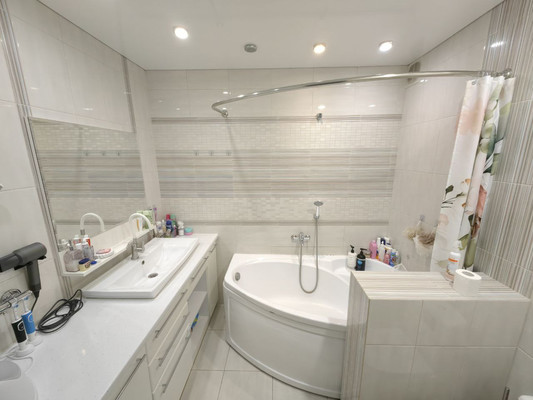 Продам многокомнатную квартиру, Карла Маркса ул, 73, Ишим г