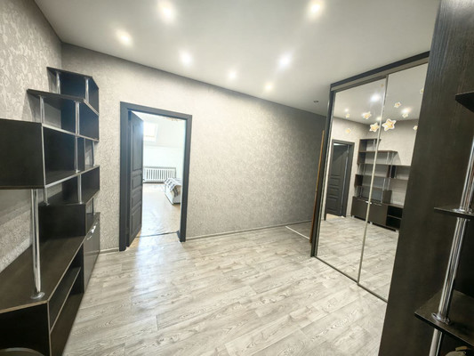 Продам многокомнатную квартиру, Карла Маркса ул, 73, Ишим г