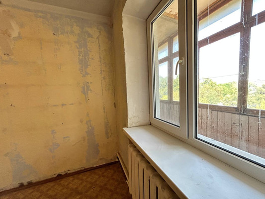Продам двухкомнатную (2-комн.) квартиру, Набережная ул, 83а, Симферополь г