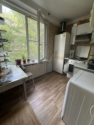 Продам трехкомнатную (3-комн.) квартиру, Павловская ул, 54А, Колпино г