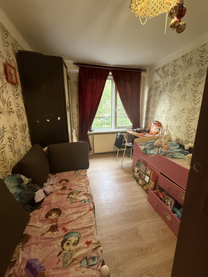 Продам трехкомнатную (3-комн.) квартиру, Павловская ул, 54А, Колпино г