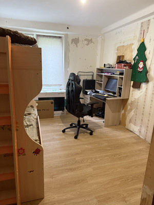 Продам трехкомнатную (3-комн.) квартиру, Павловская ул, 54А, Колпино г