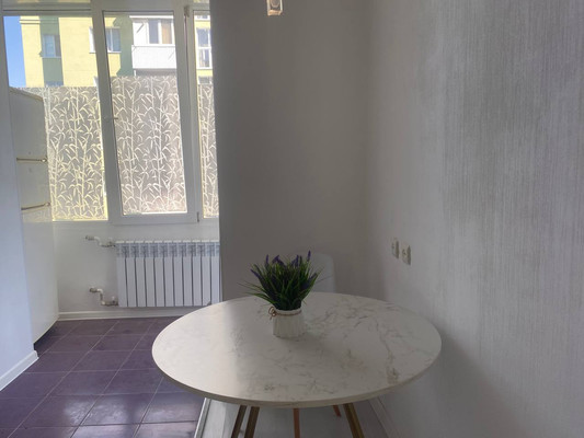 Продам двухкомнатную (2-комн.) квартиру, Туристов пер, 8, Симферополь г