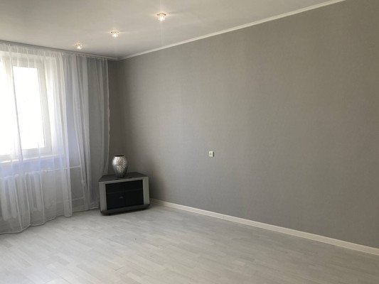 Продам двухкомнатную (2-комн.) квартиру, Туристов пер, 8, Симферополь г