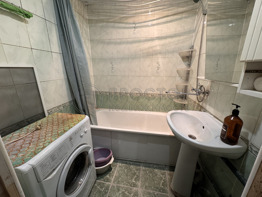 Продам комнату в 2-комн. квартире, Кантемировская ул, 20к1, Москва г