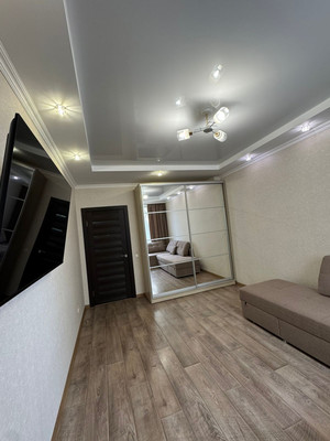 Продам однокомнатную (1-комн.) квартиру, Луговая ул, 6жк1, Симферополь г