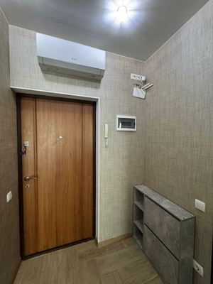 Продам однокомнатную (1-комн.) квартиру, Луговая ул, 6жк1, Симферополь г