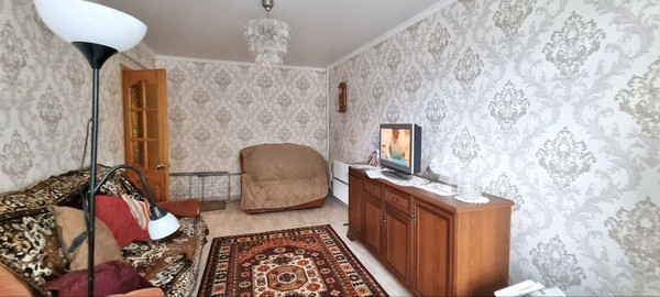 Продам трехкомнатную (3-комн.) квартиру, Молодой Гвардии ул, 68, Брянск г