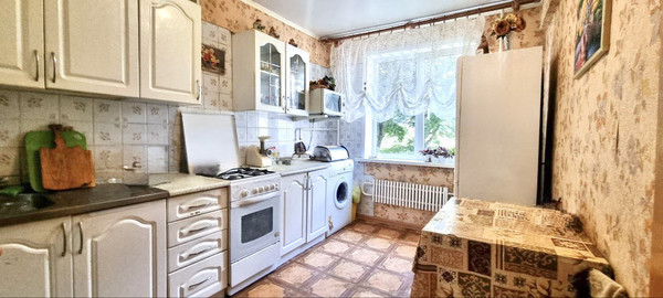 Продам трехкомнатную (3-комн.) квартиру, Молодой Гвардии ул, 68, Брянск г