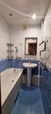 Продам трехкомнатную (3-комн.) квартиру, Молодой Гвардии ул, 68, Брянск г