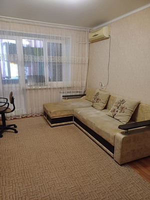 Продам двухкомнатную (2-комн.) квартиру, Великой Победы б-р, 21, Волгодонск г