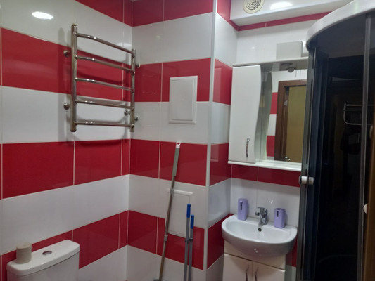 Продам двухкомнатную (2-комн.) квартиру, Победы пр-кт, 218, Симферополь г