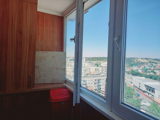 Продам двухкомнатную (2-комн.) квартиру, Победы пр-кт, 218, Симферополь г