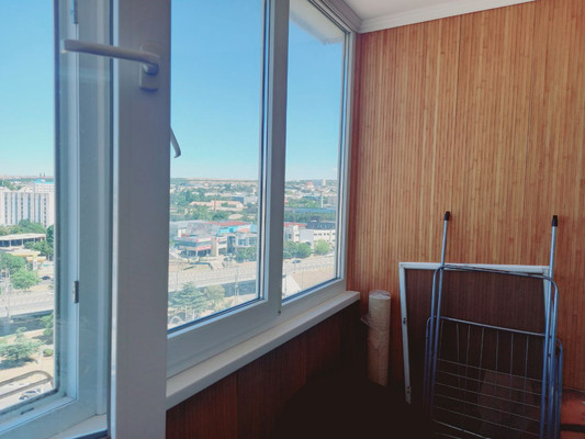Продам двухкомнатную (2-комн.) квартиру, Победы пр-кт, 218, Симферополь г