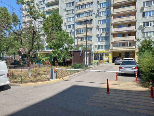 Продам двухкомнатную (2-комн.) квартиру, Победы пр-кт, 218, Симферополь г