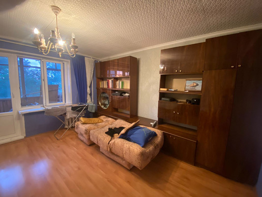 Продам трехкомнатную (3-комн.) квартиру, Победы пр-кт, 72а, Казань г