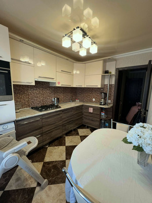 Продам двухкомнатную (2-комн.) квартиру, Пионерская ул, 383, Майкоп г