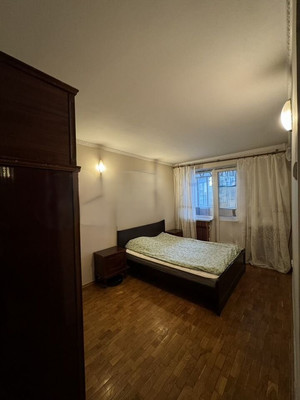 Продам трехкомнатную (3-комн.) квартиру, Миклухо-Маклая ул, 30, Москва г