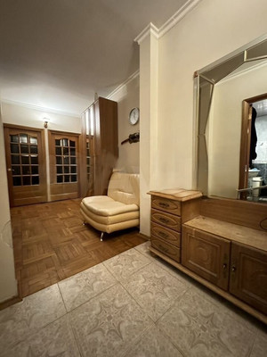 Продам трехкомнатную (3-комн.) квартиру, Миклухо-Маклая ул, 30, Москва г