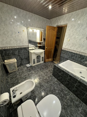 Продам трехкомнатную (3-комн.) квартиру, Миклухо-Маклая ул, 30, Москва г