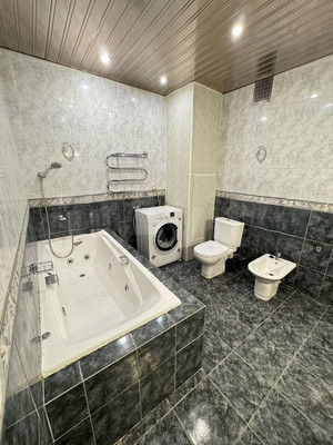 Продам трехкомнатную (3-комн.) квартиру, Миклухо-Маклая ул, 30, Москва г