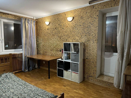 Продам трехкомнатную (3-комн.) квартиру, Миклухо-Маклая ул, 30, Москва г