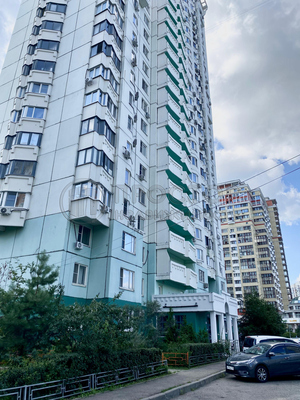 Продам трехкомнатную (3-комн.) квартиру, Подмосковный б-р, 14, Красногорск г