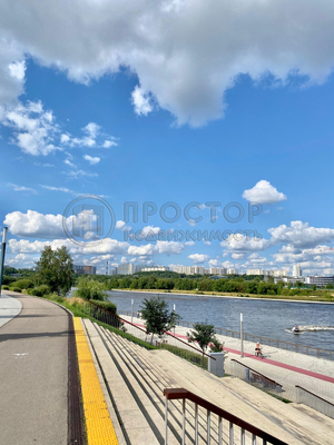 Продам трехкомнатную (3-комн.) квартиру, Подмосковный б-р, 14, Красногорск г