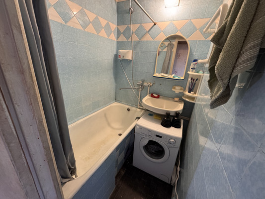 Продам трехкомнатную (3-комн.) квартиру, Вешняковская ул, 1к3, Москва г