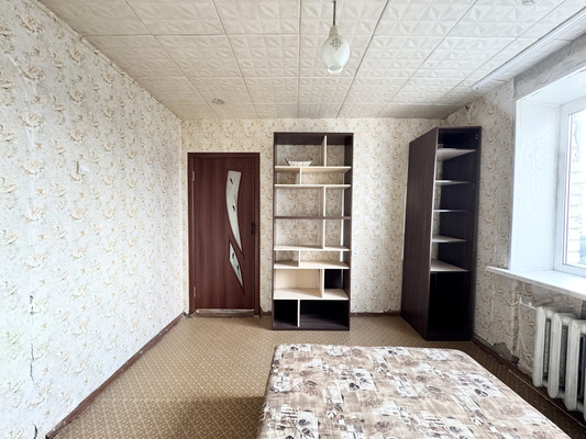 Продам трехкомнатную (3-комн.) квартиру, Урицкого ул, 76, Брянск г