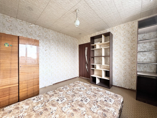 Продам трехкомнатную (3-комн.) квартиру, Урицкого ул, 76, Брянск г