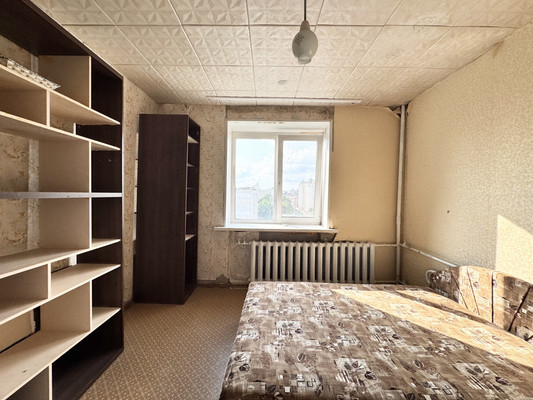 Продам трехкомнатную (3-комн.) квартиру, Урицкого ул, 76, Брянск г