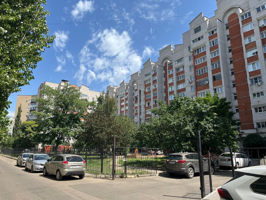 Продам трехкомнатную (3-комн.) квартиру, Старых Большевиков ул, 92А, Воронеж г
